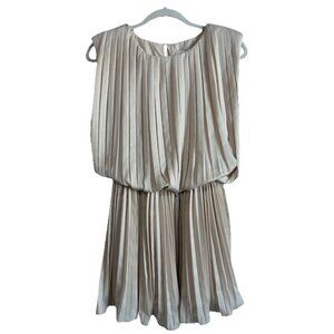 DO+BE Women's Champagne Sleeveless Pleated Elasticated Waist Romper‎ Size S NEW